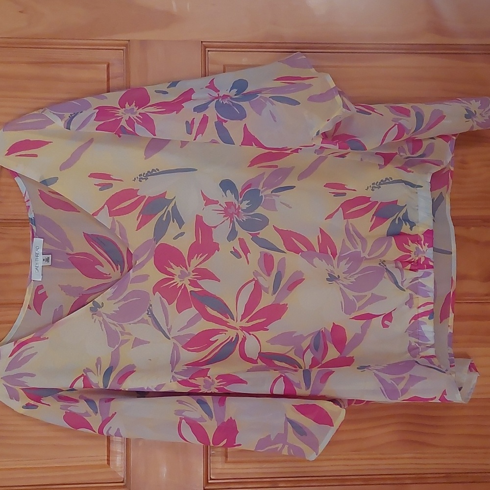 Sheer short sleeve top